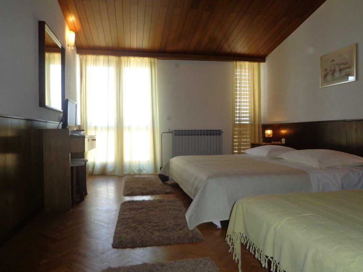 Guesthouse Matko Brela Exterior foto